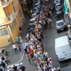 Colas para entrar en el Tarraco Arena de Tarragona donde el presidente de la Generalitat, Carles Puigdemont, y el vicepresidente del Govern, Oriol Junqueras, protagonizan un acto unitario del independentismo en favor de la celebraci&oacute;n de ...