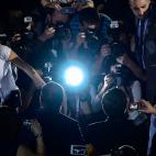 Decenas de periodistas fotograf&iacute;an al Presidente Carles Puigdemont.