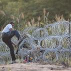 5c8aaf94360000c81a6be055