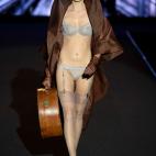 5c8aa7c9250000e203c96320