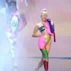 5c8b11fb360000ba1a6c64de