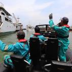 5c8a33ec260000f903fe0ed5