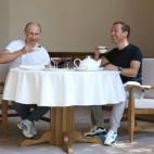 5c8b45512400006b054d3564