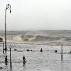 5c8aa53c240000f404a366e1