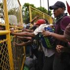 5c8a34193b000054066bb199