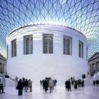 El museo más visitado de la capital inglesa y el tercero más visto del mundo guarda maravillas egipcias y esculturas originales del Partenón, secretos de la antigua Roma y piezas sorprendentes del mundo árabe. Uno de sus muchos atractivos es...