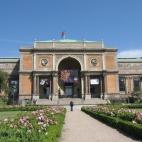 Este centro es una pequeña joya danesa que además puede presumir de ser gratis. Las obras de Picasso, Tintoretto, Rembrandt o Matisse cuelgan de las pareces de este excepcional espacio de visita obligada en la capital de Dinamarca. Sitio we...