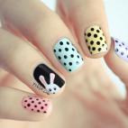Colores pastel y polka dots son una gran combinación. y qué mejor que rematar con un conejito curioso. Vía Pshiiit.