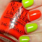 Uñas que gritan "¡mírenme!". Vía Let them have Polish!