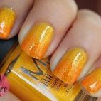 Luz y color, ¡qué gran combinación! Vía Nail Galore.