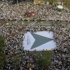 5c8b167e240000f404a40dca