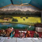 Tras regresar de un reportaje, el periodista Juanjo Millás escribía: «En cada casa, una carpeta desgastada guarda papeles de un secuestro, una tortura, una desaparición; es la locura que se respira en el estado indio de Cachemira». Antes de...