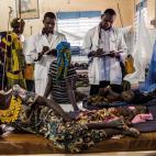 Debido a la casi total desaparición del sistema de salud, la presencia de organizaciones humanitarias en República Centroafricana resultaba imprescindible, tanto para cubrir las necesidades médicas generales como para responder al elevado rie...