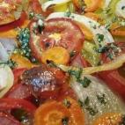 Basta con cortar y poner las que m&aacute;s te gusten en una bandeja de horno y esta salsa tan sencilla para tener una cena de lo m&aacute;s sana y sabrosa.