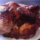 Lleva tambi&eacute;n paprika, cerveza, pimienta, or&eacute;gano y ajo molido. Aqu&iacute; tienes c&oacute;mo prepararlo.