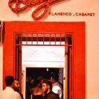 Sus creadores quieren que, ante todo, sea el flamenco el que se explaye en forma de toque, cante y baile en Alegrías. Su particularidad es que a él se unen el humor, la copla, la interpretación… y, cómo no, el cabaret. ¿O acaso el abanico...