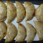 "Esta receta surge para aprovechar y comer de una manera diferente lo que sobró de la receta salchichas frescas con tomates, perejil y cilantro", escribe el autor. Mira los pasos parar prepararlo en Cookpad.