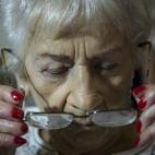 5c8a8d9d240000f404a33840