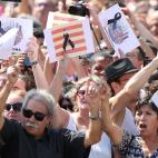 5c8a67d9360000c81a6b7010