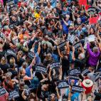 A medida que pasaba el tiempo, m&aacute;s se llenaba el interior del Senado con manifestantes contra Kavanaugh.