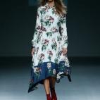 Puedes ver el desfile completo de Elena Rial en Grazia.es.