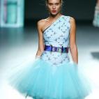 Puedes ver el desfile completo de Beatriz Peñalver en Grazia.es.