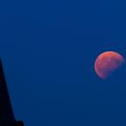 La luna sobre Bad Staffelstein, en el sur de Alemania