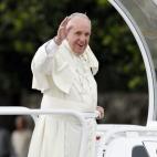 5c8b278a20000045047048c2