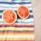 Comprueba cu&aacute;l es el l&iacute;mite de equipaje permitido antes de volar y, si es necesario, lleva lo que m&aacute;s pese en la bolsa de mano (como los cargadores, por ejemplo). Si vas a un pa&iacute;s c&aacute;lido, llevarte un pa&ntilde;...