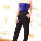 La actriz de Juego de Tronos, Con un mono bicolor de Galvan.