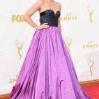 La actriz de The Honorable Woman con un vestido bicolor y palabra de honor de Oscar de la Renta.