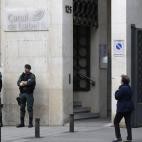 5c8a8436240000f404a32b8b