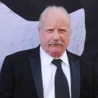 Este actor jud&iacute;o norteamericano, que interpreta a Gordie de adulto, ha aparecido en multitud de pel&iacute;culas famosas. Ya hab&iacute;a estrenado El graduado y American graffiti antes de trabajar con Spielberg en Tibur&oacute;n y Encuen...