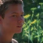 El coprotagonista de la historia es un chaval cuyos padres son alcoh&oacute;licos de mala reputaci&oacute;n. Toda la pandilla se&ntilde;ala su inteligencia y sus ganas de ser mejor que su hermano, secuaz de una banda de adolescentes violentos qu...