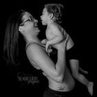 Diez meses más tarde, Tommy aún sigue teniendo espasmos. Está recibiendo un tratamiento con tres medicamentos antiepilépticos diferentes. La cirugía no es una opción porque tiene dos zonas infartadas y sólo pueden desconectar una de su ce...