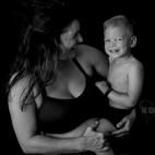 Una de las cosas más duras de criar a nuestro hijo fue encontrar el equilibrio entre ser su terapeuta o ser su madre. La misma médico que nos informó sobre las altas probabilidades de divorcio nos informó también sobre que el amor es lo má...