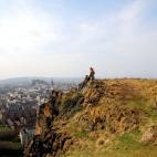 Con esa inspiradora frase justifica Claudia su proeza. Ante esto, surgen muchas preguntas, pero hay una que eclipsa toda las demás: ¿y el dinero? Ella es clara: “Yo sólo soy rica en tiempo”. Empezó por ahorrar todo lo que pudo gracias a ...