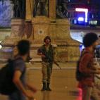 5c8a81c72400000a05a3282b