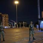 5c8a81cb240000f404a32835