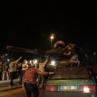 5c8a81d02500000a06813834