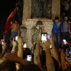 5c8a81db2300005300e6a56e