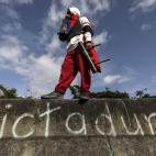 5c8a85a7250000e203c9246f