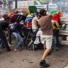 5c8a85af2400000a05a32de1