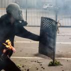 5c8a85b4240000f404a32deb