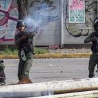 5c8a85b5360000c81a6b9354