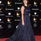 Con vestido de Tot Hom