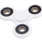 El m&aacute;s sencillo, en blanco y con c&iacute;rculos negros, por 8,28 euros.