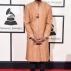 5c8ad79b240000f404a3c9bc