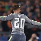 5c8b0ed5360000c81a6c5f2a