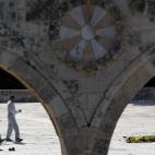 5c8a80bb2300005300e6a3f9